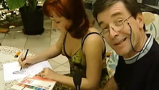 Esmer genç kız burnuna sperm alıyor