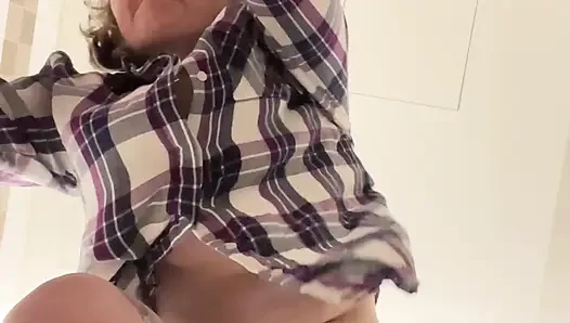 Umumi Tuvaletlerde Masum Bir Çiş Arsız Fışkırtarak Mastürbasyona Dönüştüğünde