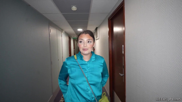 Big Ass French Arab Girl Gets Anal Fucked by Her Stepbrother's Friend for a Computer!!!