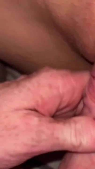 Ateşli sarışın ilk kez deli gibi fışkırtıyor!  Neredeyse onun olduğuna inanmayacaktı ve içine boşalmadım! | Klip 1