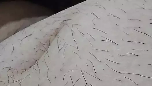 Üvey annenin eli elle muamele için üvey oğlunun yarağını pantolonundan çıkardı