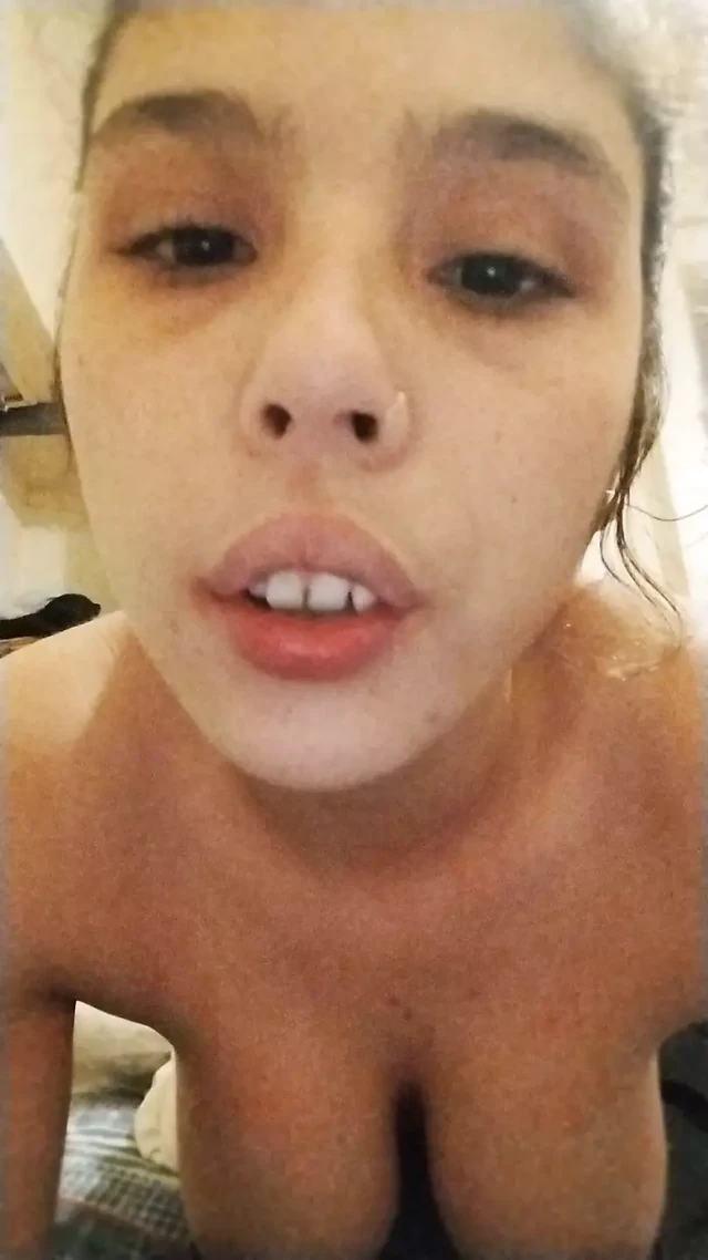 Я обожаю играть с моей грудью