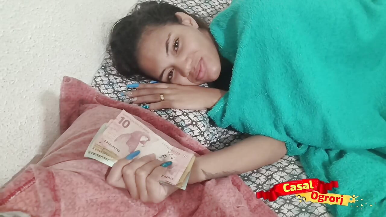 Üvey kız götünü verdi