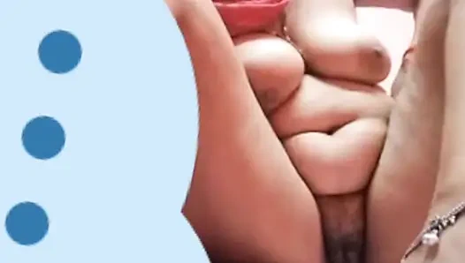 Desi gaw ki Bhabi apna boobs aur chut dikha rahi h.. kya mast chut h