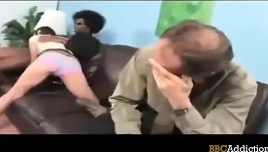 Büyük zenci yarağı bağımlılığı - sıska kız götüne siyah yarak alıyor