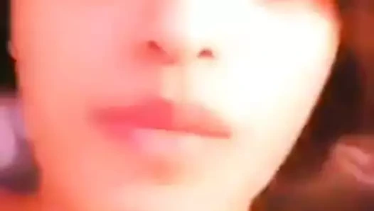 Çıplak görüntülü arama ve emme göğüsler erkek arkadaş