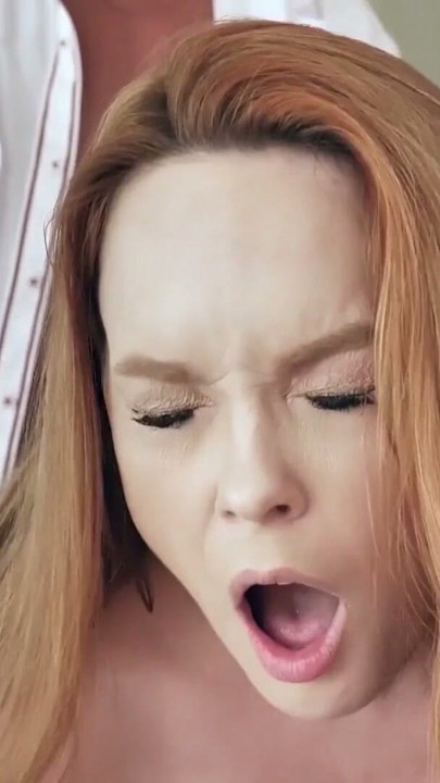 Busty redhead yaz erkek geyik meme ve rektal muayene alır | Klip 1