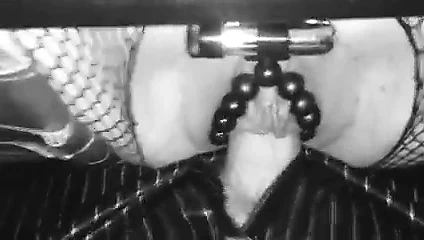 pov karısı üzerinde seks tabure ile boncuklu tanga alır anal