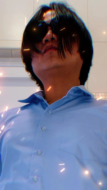 Селфи в синей рубашке поло