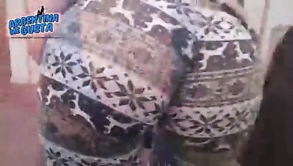 Büyük deve tırnağı!, büyük göt, büyük memeler, sadece bir genç