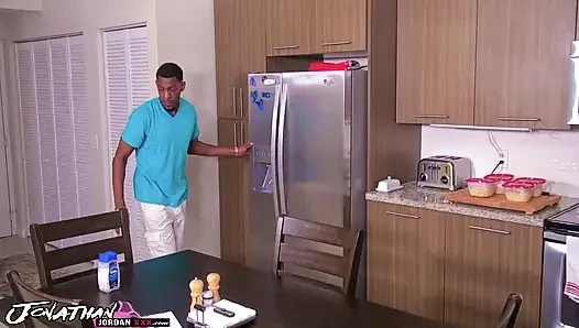 Seksi ninenin yarağa ihtiyacı var 7/24