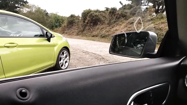 Otoparkta gelene kadar büyük şişman yarağımı arabada mastürbasyon yapıyorum