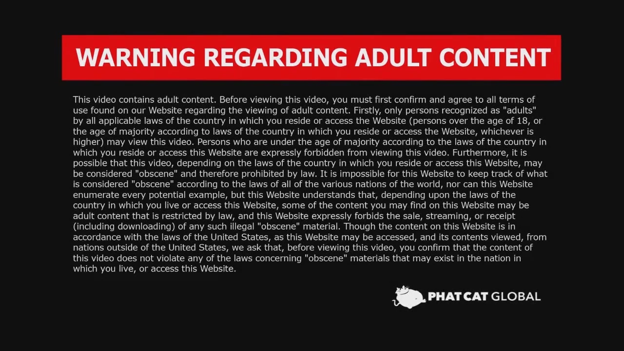 बड़े स्तनों वाली जापानी पत्नी मालिश करने वाली को धोखा देती है जबकि उसका पति काम पर जाता है