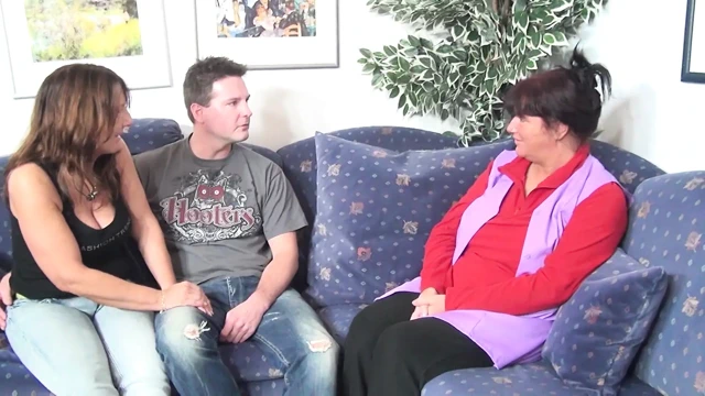 Ateşli kadınlar azgın seksin tadını çıkarıyor