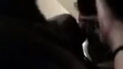 Bu hile genç Asya karısı filme kendini alarak anal