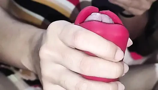 POV - Большой член и горячая брюнетка дрочит ненасытной киске