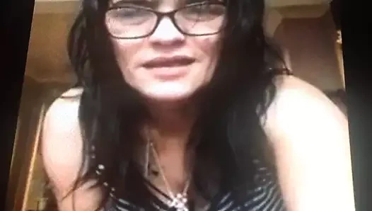 Daniela yüz gösterisi pe facebook