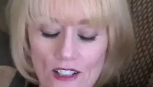 Boşalmak bağımlısı milf melanie