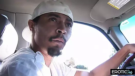 Sokaktaki kız yarağına biniyor