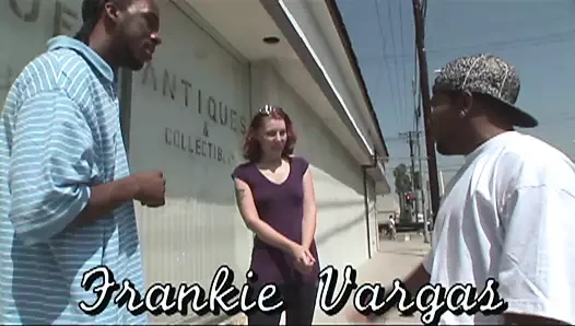 Azgın kızıllar iki siyah tarafından zor elde edebilir