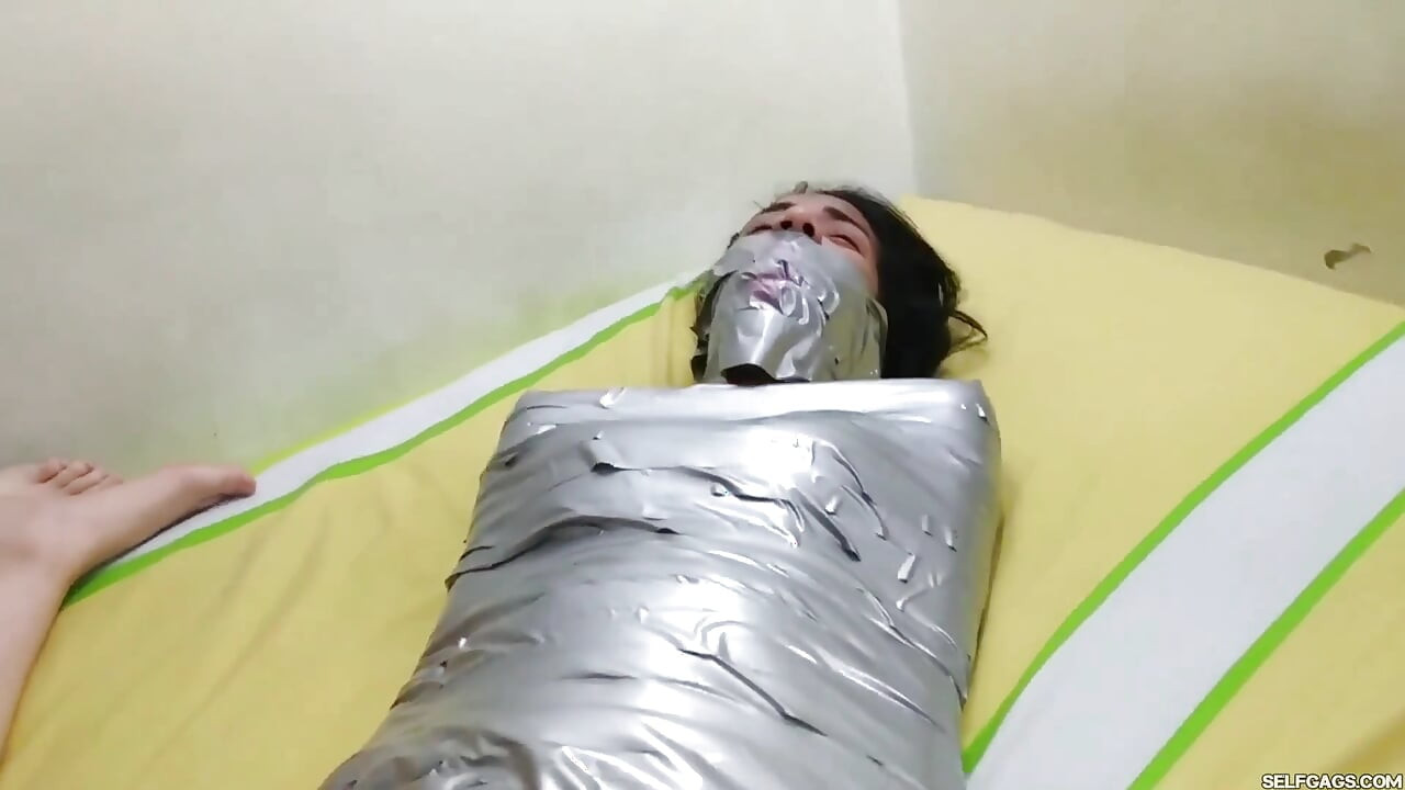 Kötü cadı ve mumyalanmış kaltak