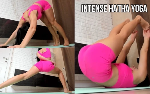 Dar pembe şortlu Hatha Yoga - esneme, denge ve akış