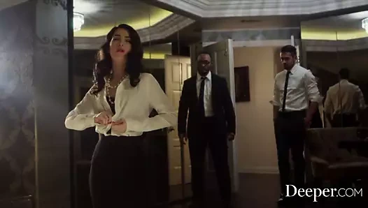 Daha Derin. Evelyn'in Kıskanç Partneriyle Yoğun Üçlü