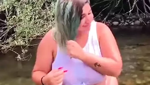 ıslak tişörtlü meydan okuma