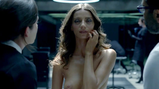 Westworld scandalplanet Angela sarafyan çıplak lezbo sahne