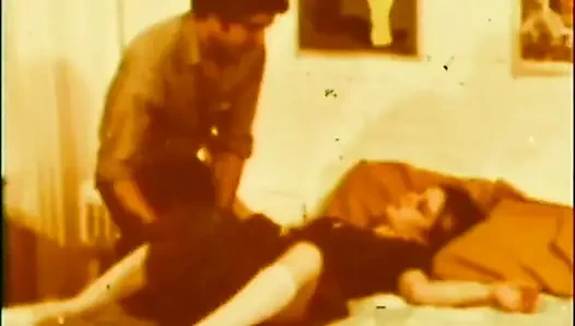 Ateşli çift şehvetli seks yapıyor