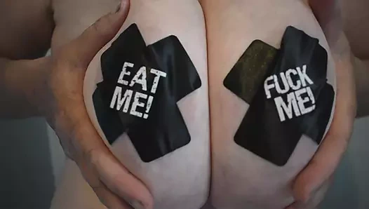 Yala Beni, Beni Siktir Et, Ddd Büyük Göğüsler Üzerinde Seksi Pastalar. Pov Göğüslerime Boşalma!!!