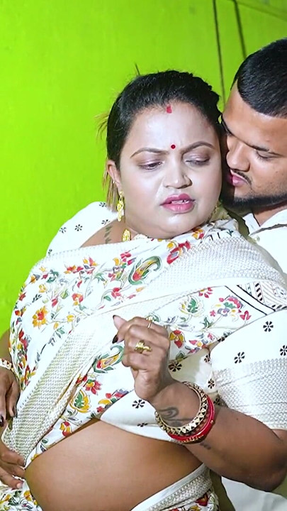 Indian EMI Agent Ne EMI Ke Badale Maa Aur Beti Ko Ek Sath Pela Ghar ke Bahar ( Hindi Audio ) | Clip 1
