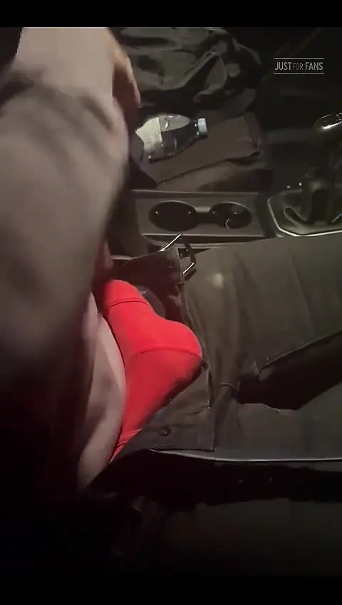 Spor salonundan eve dönmek için kenara çekip yarağımı siktim!