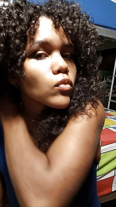 Hot stepsister twerks and spreads her ass until she orgasms