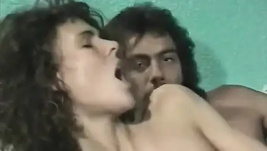 Büyük, İnce ve Sevimli Göğüsler