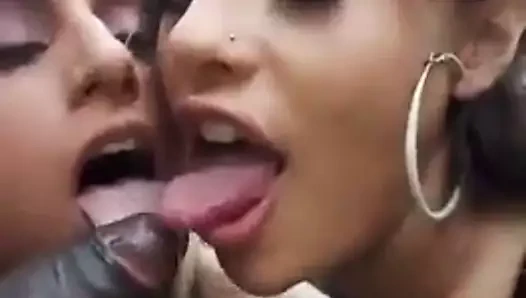 İyi arkadaşlar büyük zenci paylaşıyor