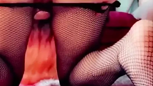 Kırbaç amcık götte dildo parmaklıyor