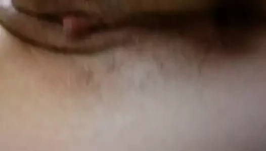 Her iki delik de onun tarafında yatarken inceleniyor