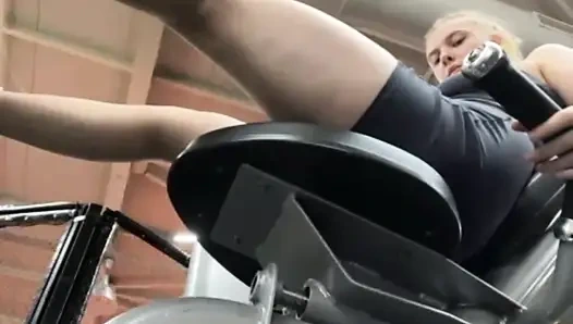 Jucielussie spor salonu egzersiz seansı