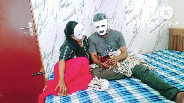 Üvey erkek kardeşim porno izlerken ilk kez beni baştan çıkardı ve sikti - gerçek yüksek sesle inleyerek tamil ses