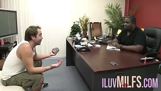 Esmer kadın internetten bir adamla sikişiyor