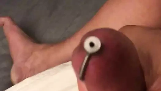 cumming ile bir horoz fiş takılı