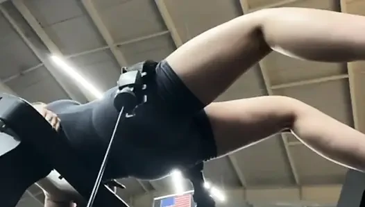 Jucielussie spor salonunda kendisiyle oynuyor