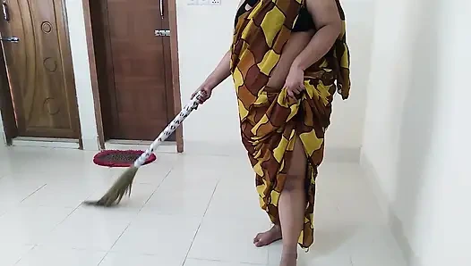 Pakistanlı üvey anne evi süpürürken sikiliyor