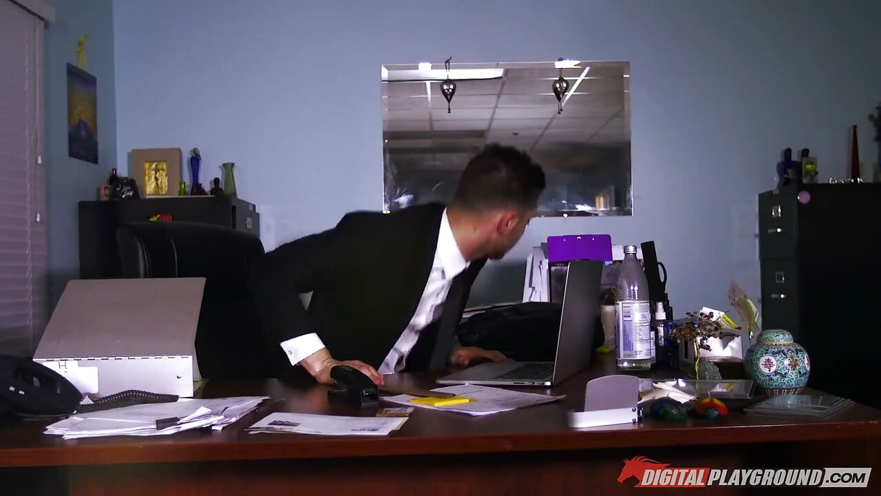Digitalplayground - Azdırma Veronica Rodriguez Seth yüze boşalmadan önce amını parmaklamanın tadını çıkarıyor