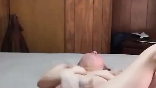 Evli kadın azdırıyor, sikiliyor ve dölleniyor