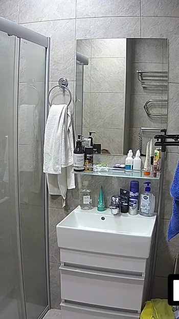 Эпический момент от "ЛУУВ. Kareflore и Abbadon снимают на видео свою настоящую любительницу, домашнее обыденность в ванной, показывая максимум открытости в реальной жизни"