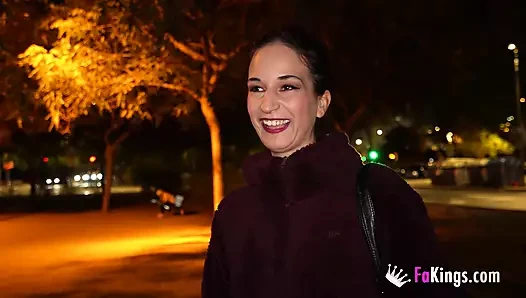 Rebeka Rock genç bir çocuğa götlü orta yaşlı seksi kadının neler yapabileceğini öğretiyor