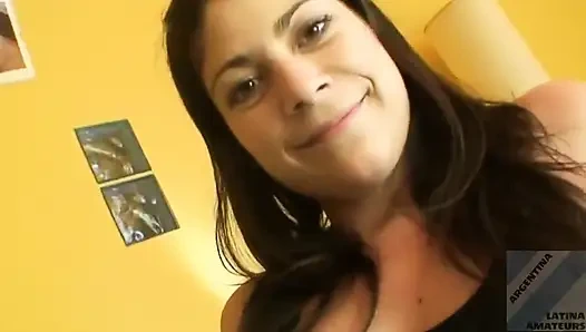 Ateşli latin esmer mia amatör seks ve yüze boşalma