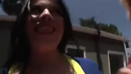 Daphne rosen ve ona arkadaş hisse şanslı horoz